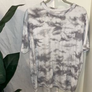 Men’s grey and white tie dye tshirt